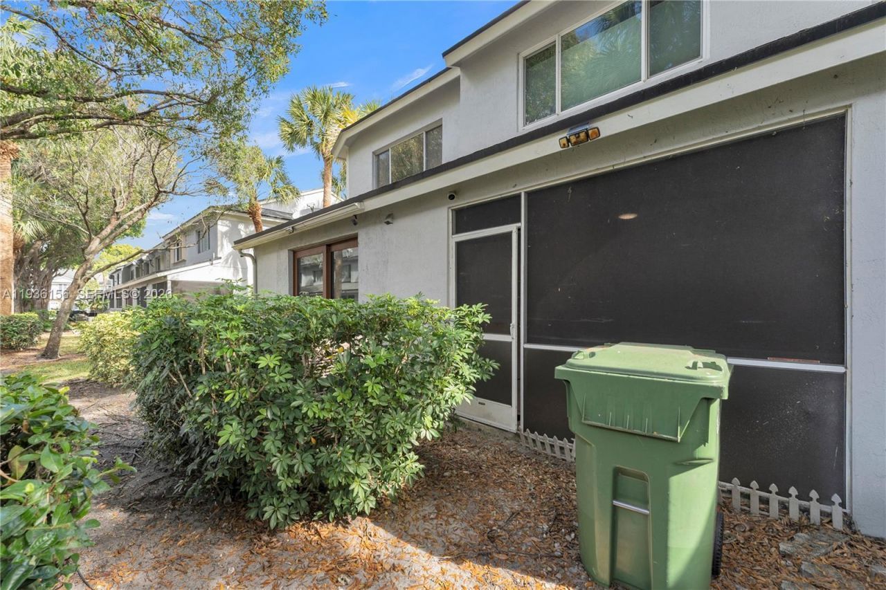 3325 Cabaret Ln, Margate, FL 33063 Photo