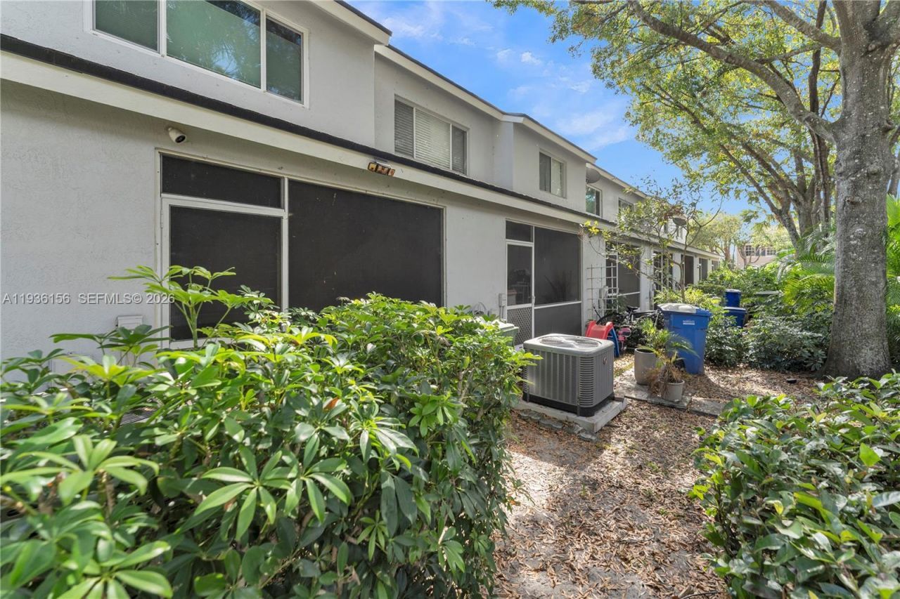 3325 Cabaret Ln, Margate, FL 33063 Photo