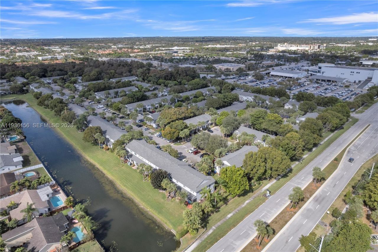 3325 Cabaret Ln, Margate, FL 33063 Photo