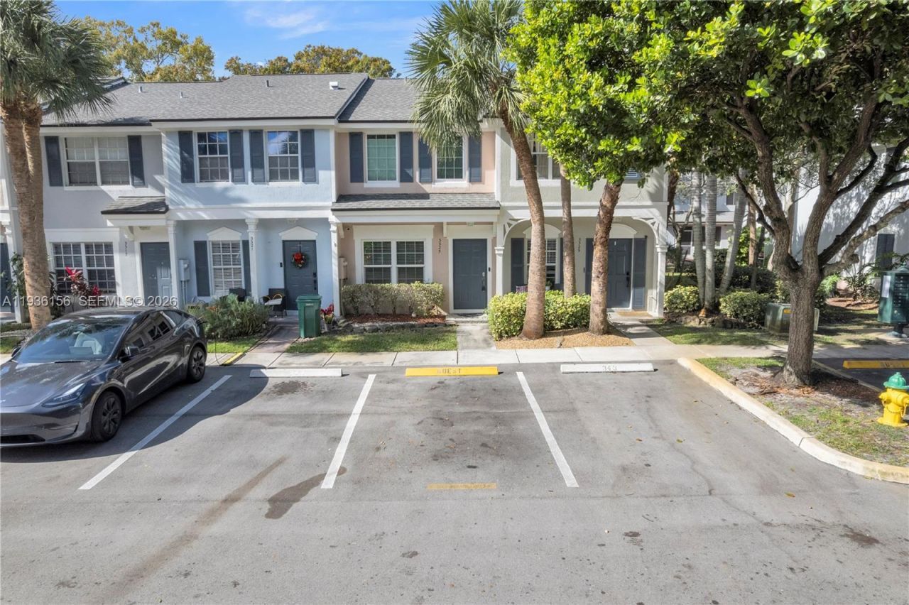 3325 Cabaret Ln, Margate, FL 33063 Photo