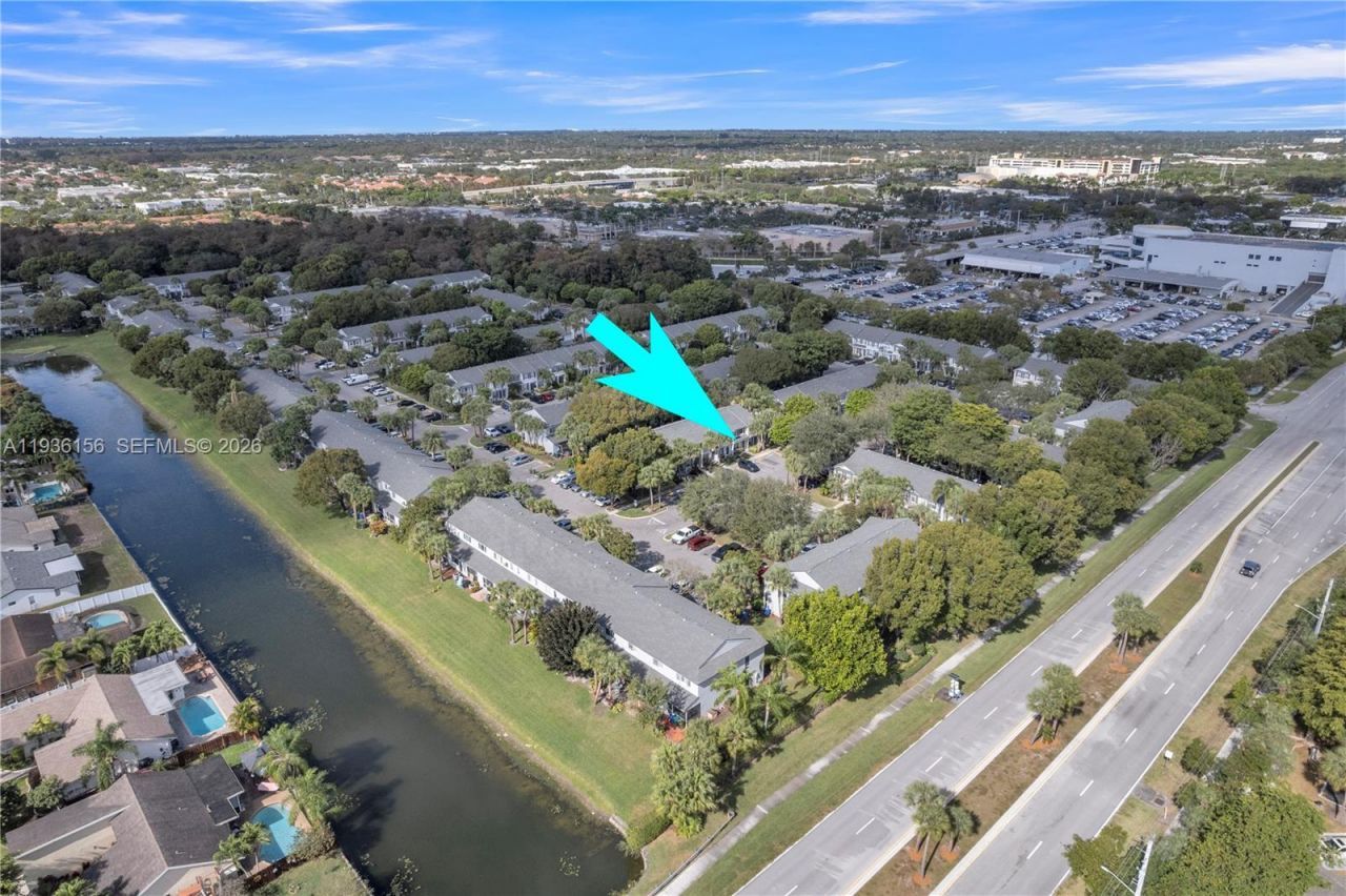 3325 Cabaret Ln, Margate, FL 33063 Photo