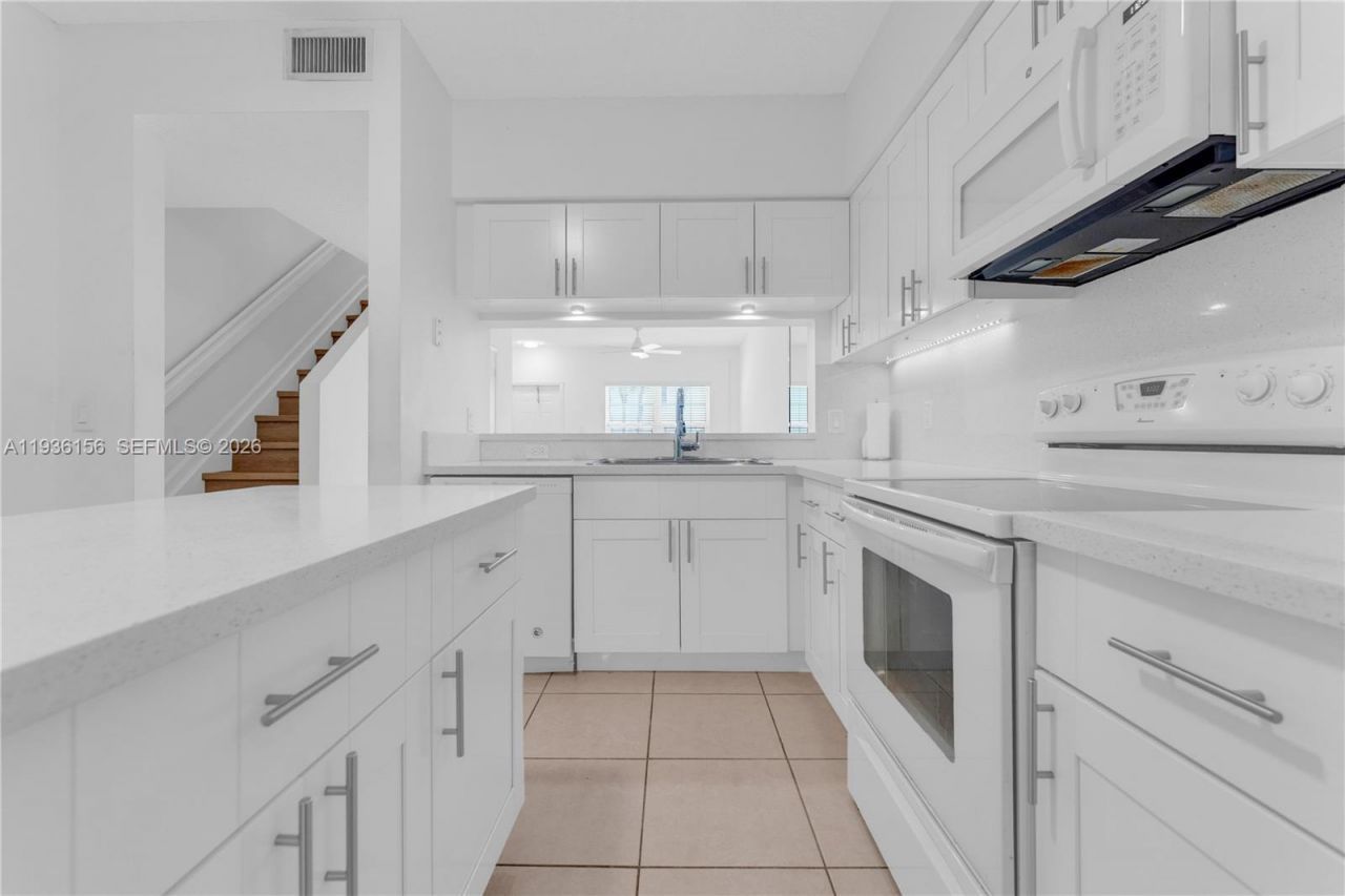 3325 Cabaret Ln, Margate, FL 33063 Photo