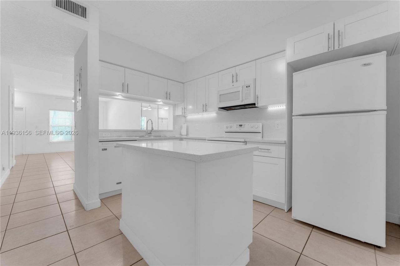 3325 Cabaret Ln, Margate, FL 33063 Photo