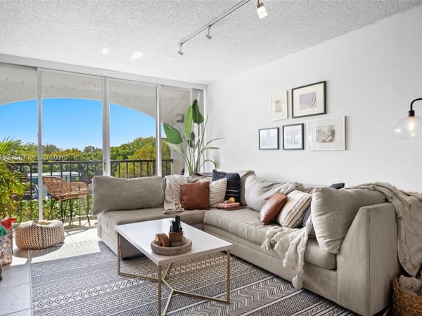 2150 SW 16th Ave, Unit 402, Miami, FL 33145