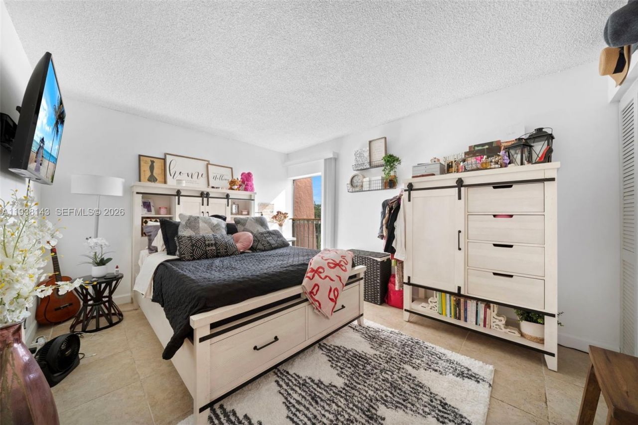 2150 SW 16th Ave, Unit 402, Miami, FL 33145 Photo