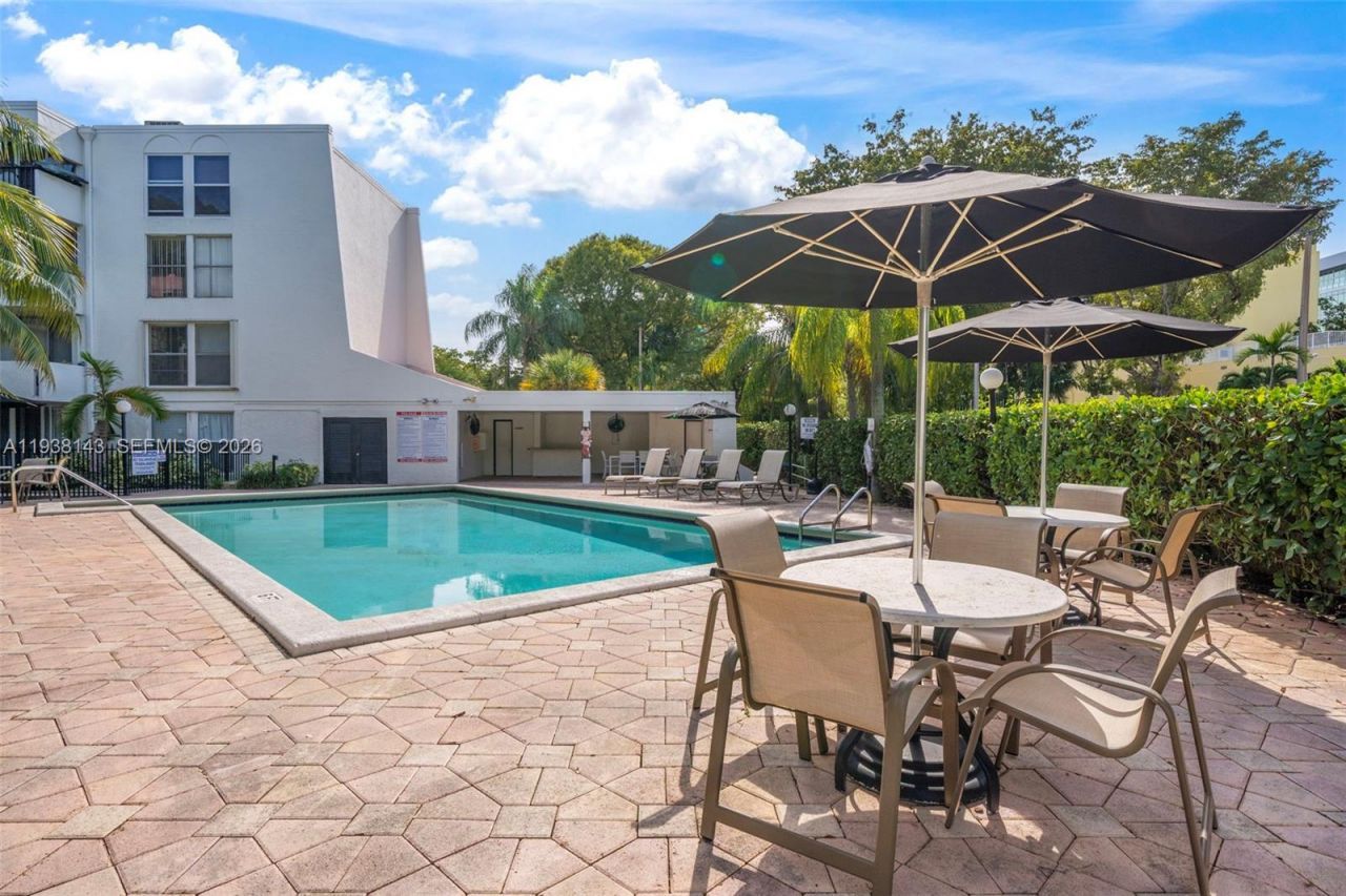 2150 SW 16th Ave, Unit 402, Miami, FL 33145 Photo