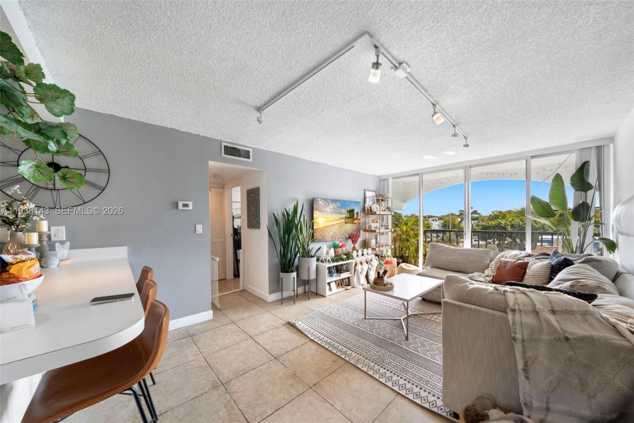 2150 SW 16th Ave, Unit 402, Miami, FL 33145 Photo