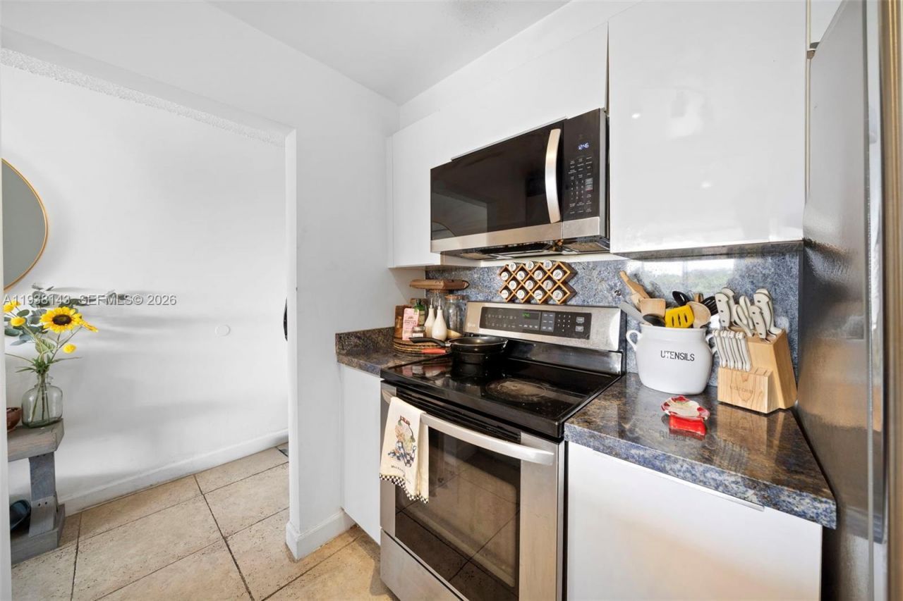 2150 SW 16th Ave, Unit 402, Miami, FL 33145 Photo