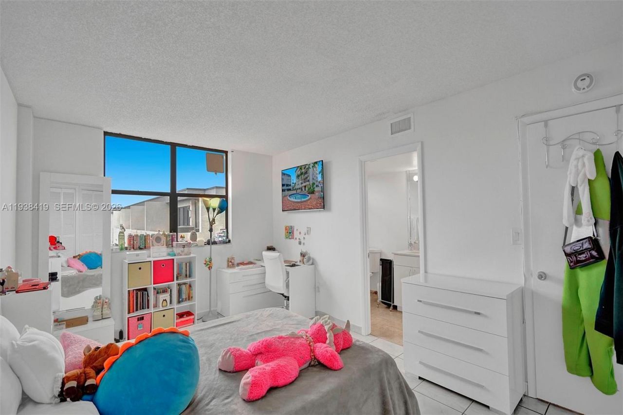 9300 Bay Harbor Ter, Unit 4B, Bay Harbor Islands, FL 33154 Photo