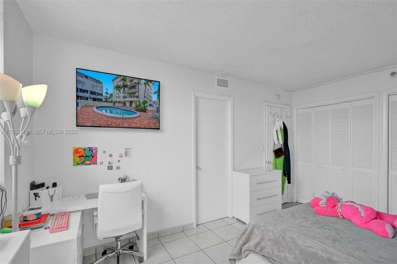 9300 Bay Harbor Ter, Unit 4B, Bay Harbor Islands, FL 33154 Photo