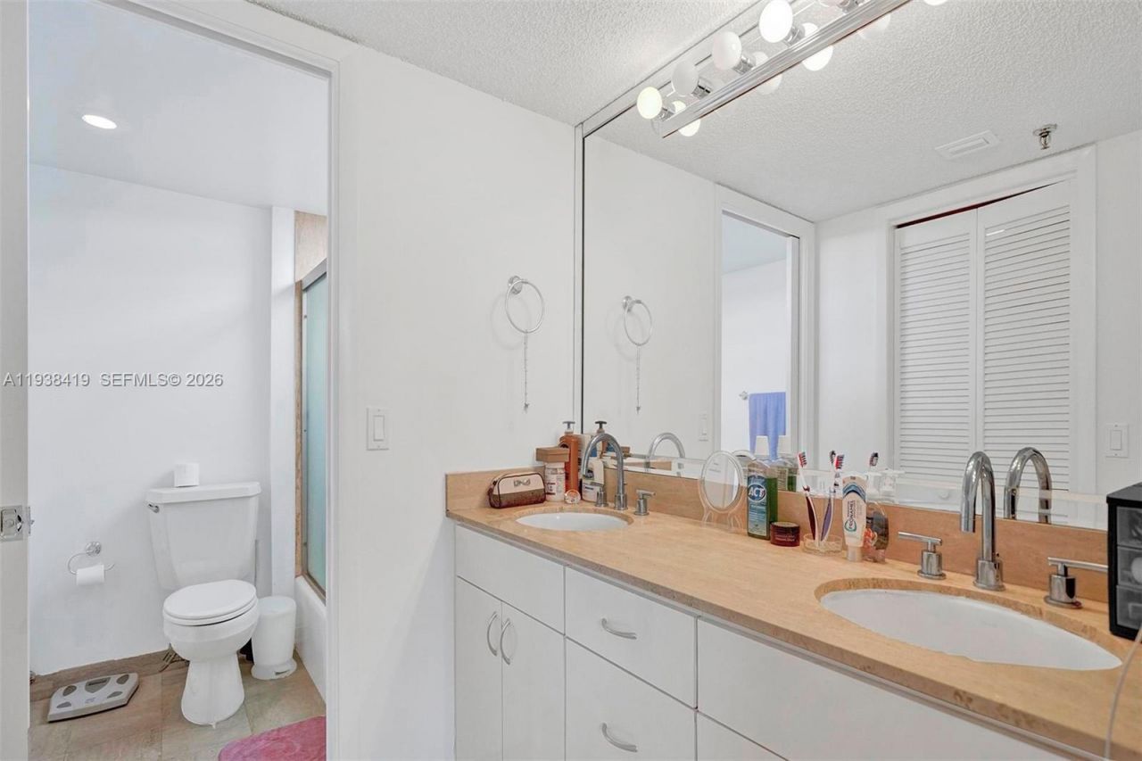 9300 Bay Harbor Ter, Unit 4B, Bay Harbor Islands, FL 33154 Photo