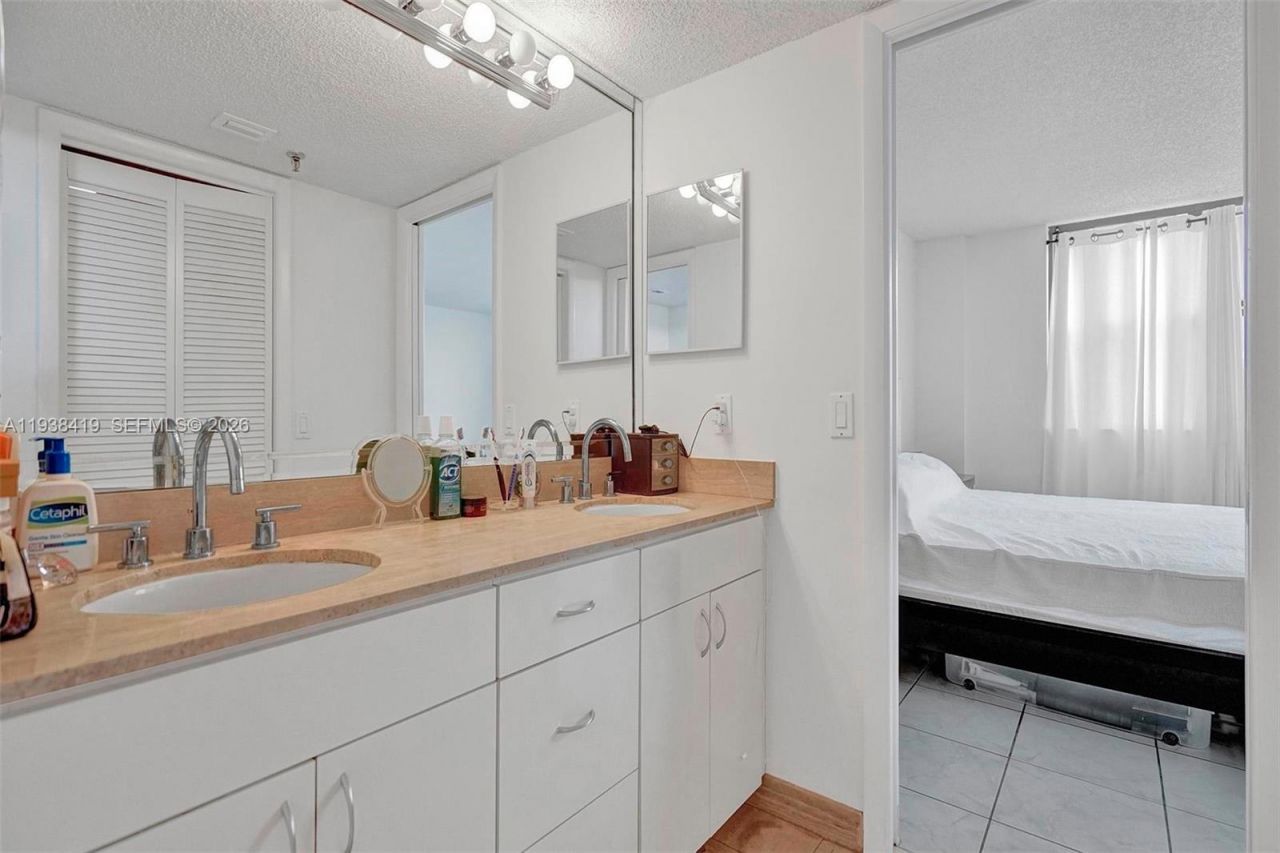 9300 Bay Harbor Ter, Unit 4B, Bay Harbor Islands, FL 33154 Photo