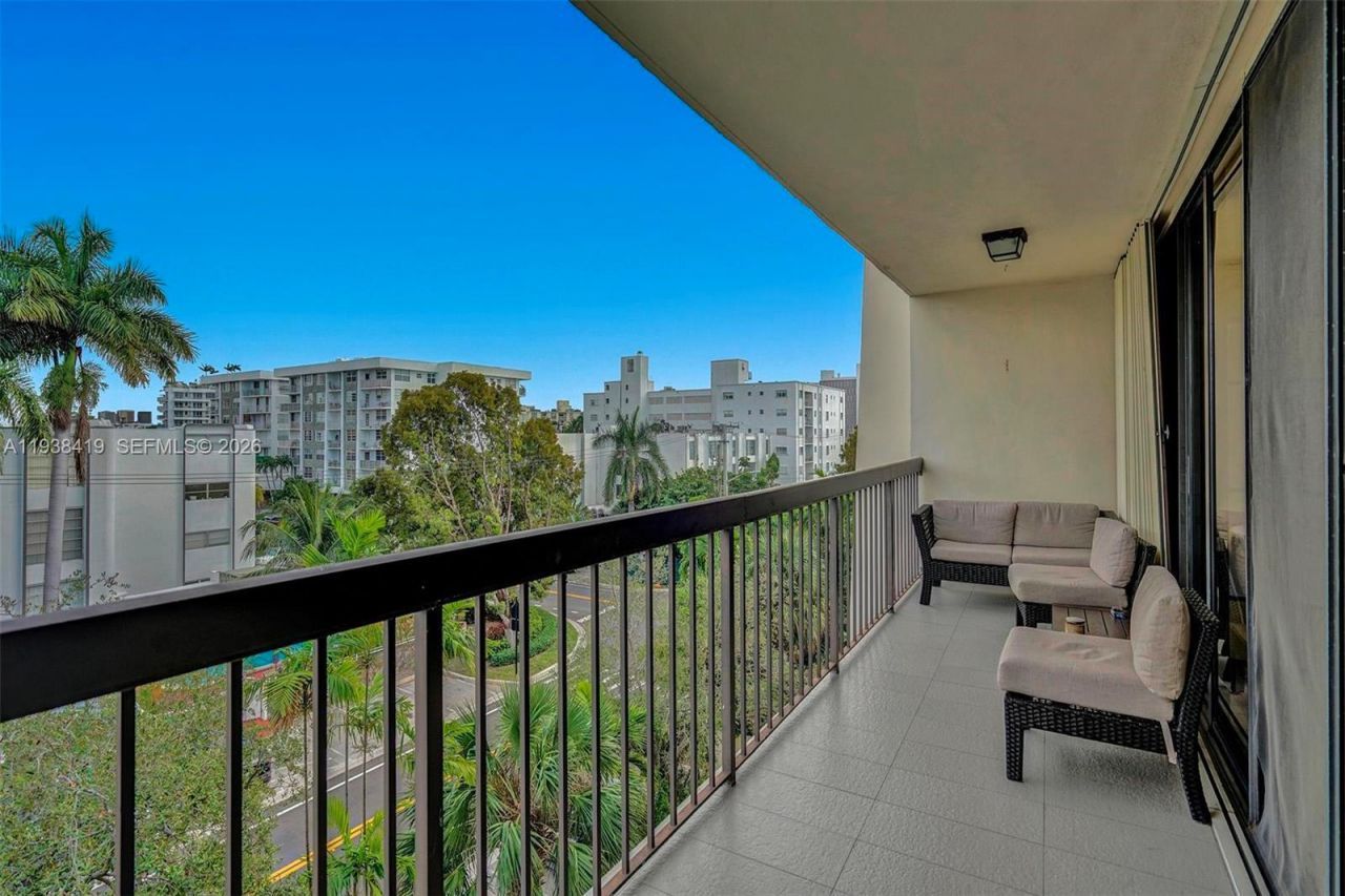 9300 Bay Harbor Ter, Unit 4B, Bay Harbor Islands, FL 33154 Photo