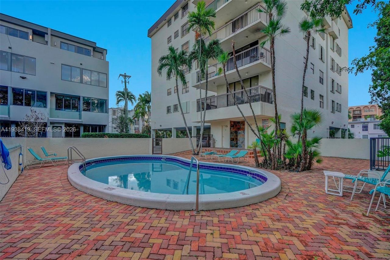 9300 Bay Harbor Ter, Unit 4B, Bay Harbor Islands, FL 33154 Photo