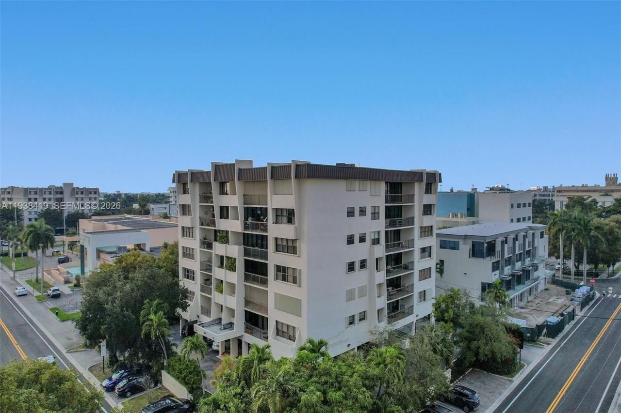 9300 Bay Harbor Ter, Unit 4B, Bay Harbor Islands, FL 33154 Photo