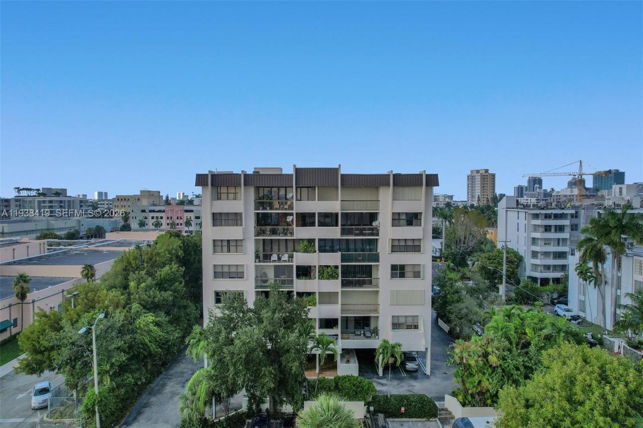 9300 Bay Harbor Ter, Unit 4B, Bay Harbor Islands, FL 33154 Photo