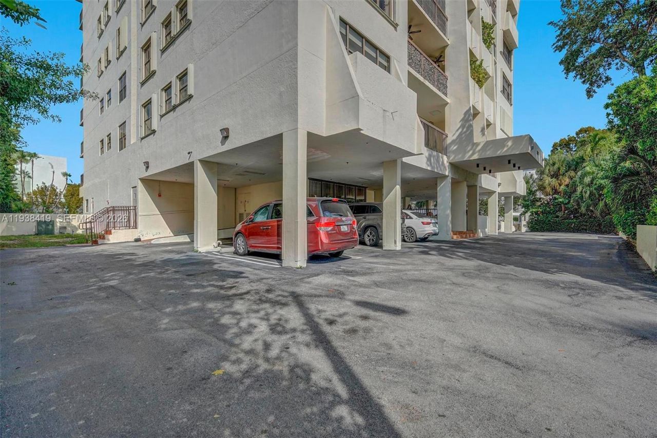 9300 Bay Harbor Ter, Unit 4B, Bay Harbor Islands, FL 33154 Photo