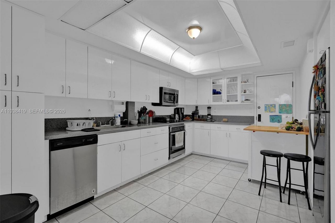 9300 Bay Harbor Ter, Unit 4B, Bay Harbor Islands, FL 33154 Photo