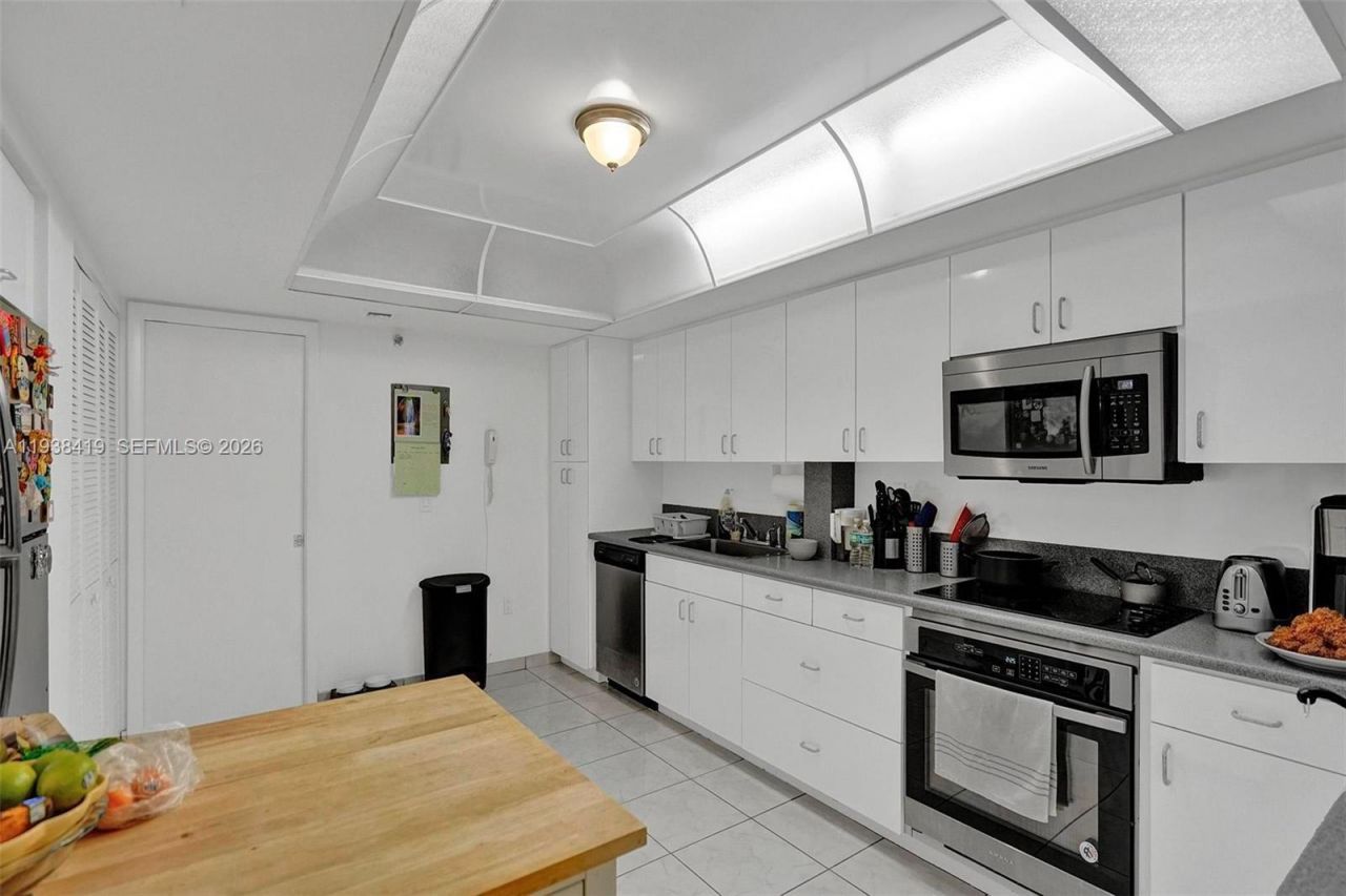 9300 Bay Harbor Ter, Unit 4B, Bay Harbor Islands, FL 33154 Photo