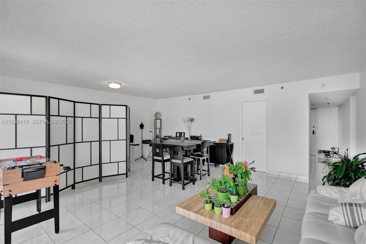 9300 Bay Harbor Ter, Unit 4B, Bay Harbor Islands, FL 33154 Photo