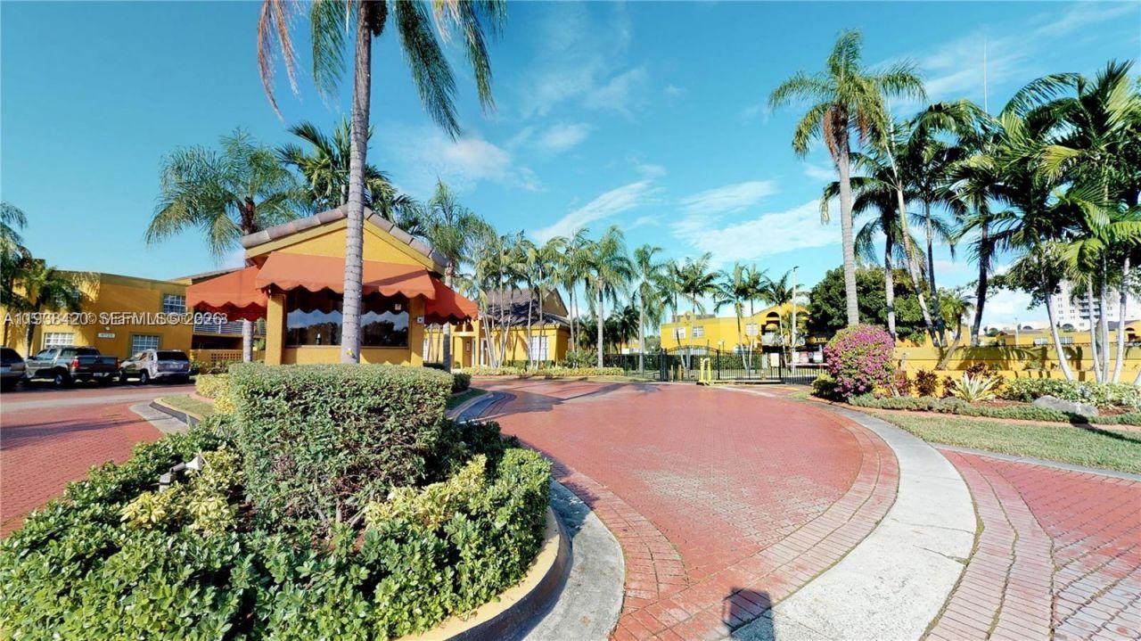 9735 Fontainebleau Blvd, Unit G308, Miami, FL 33172 Photo