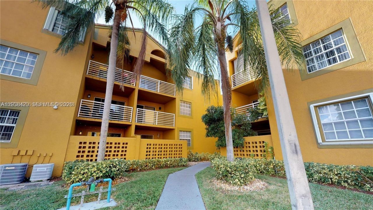 9735 Fontainebleau Blvd, Unit G308, Miami, FL 33172 Photo