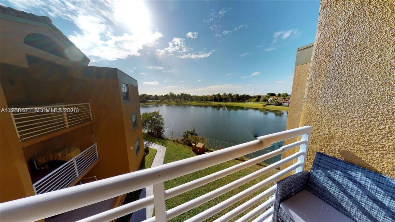 9735 Fontainebleau Blvd, Unit G308, Miami, FL 33172 Photo