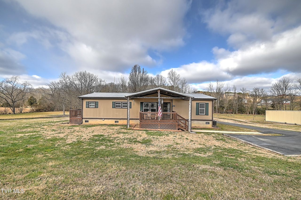 1096 Old Elizabethton Highway, Bluff City, TN 37618 Main Photo