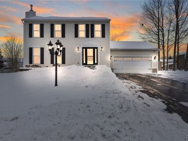 5503 Rockhampton Path, Clay, NY 13041