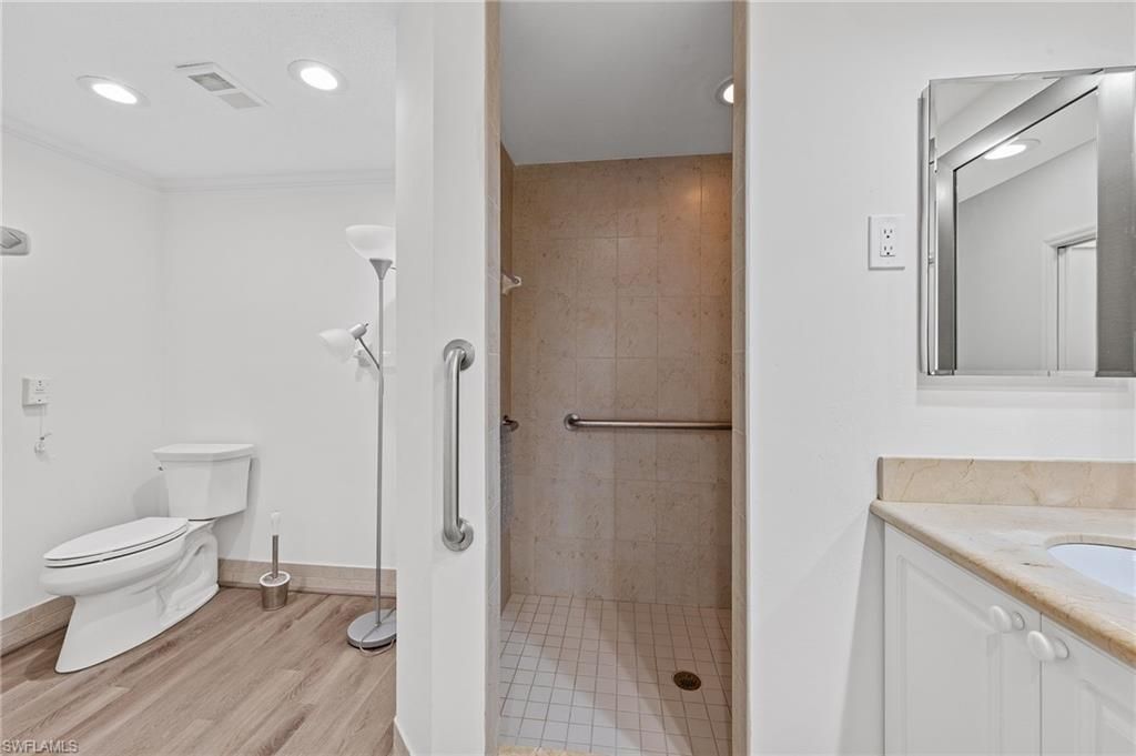 405 Arbor Lake Dr, Unit 4-103, Naples, FL 34110 Photo