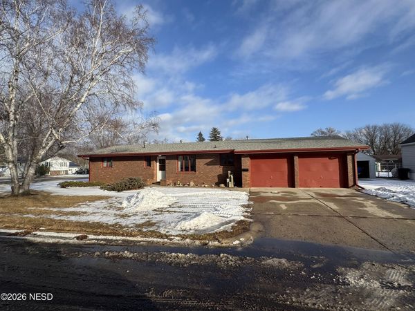 348 7TH STREET NE, Watertown, SD 57201