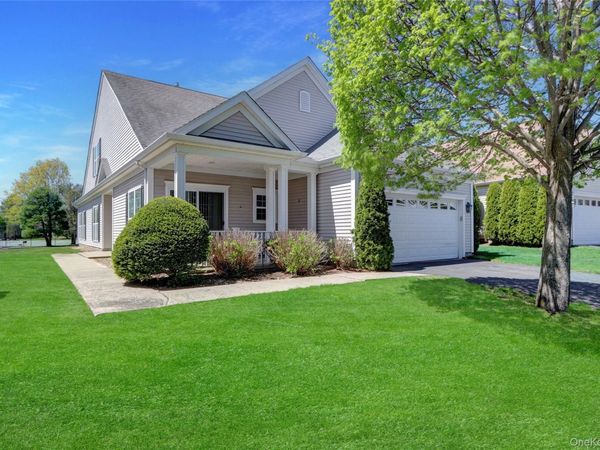 4 Oakhurst Court, Mount Sinai, NY 11766