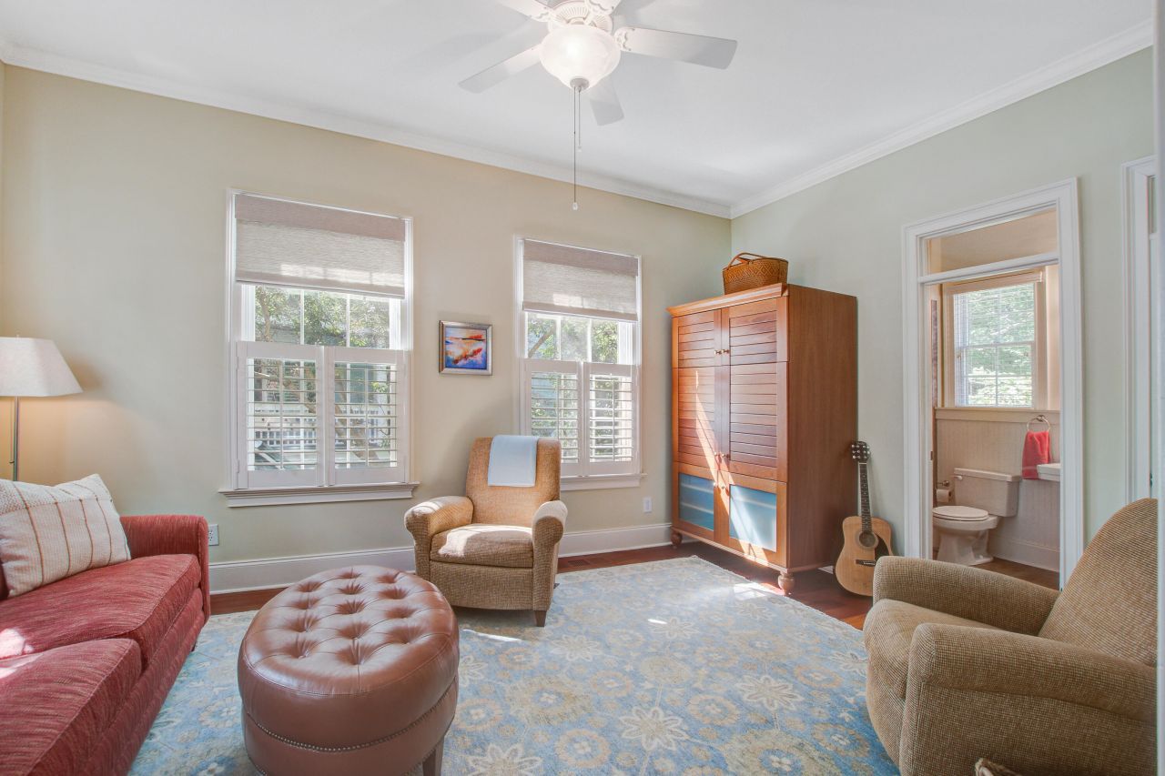 364 Evian Way Photo 14