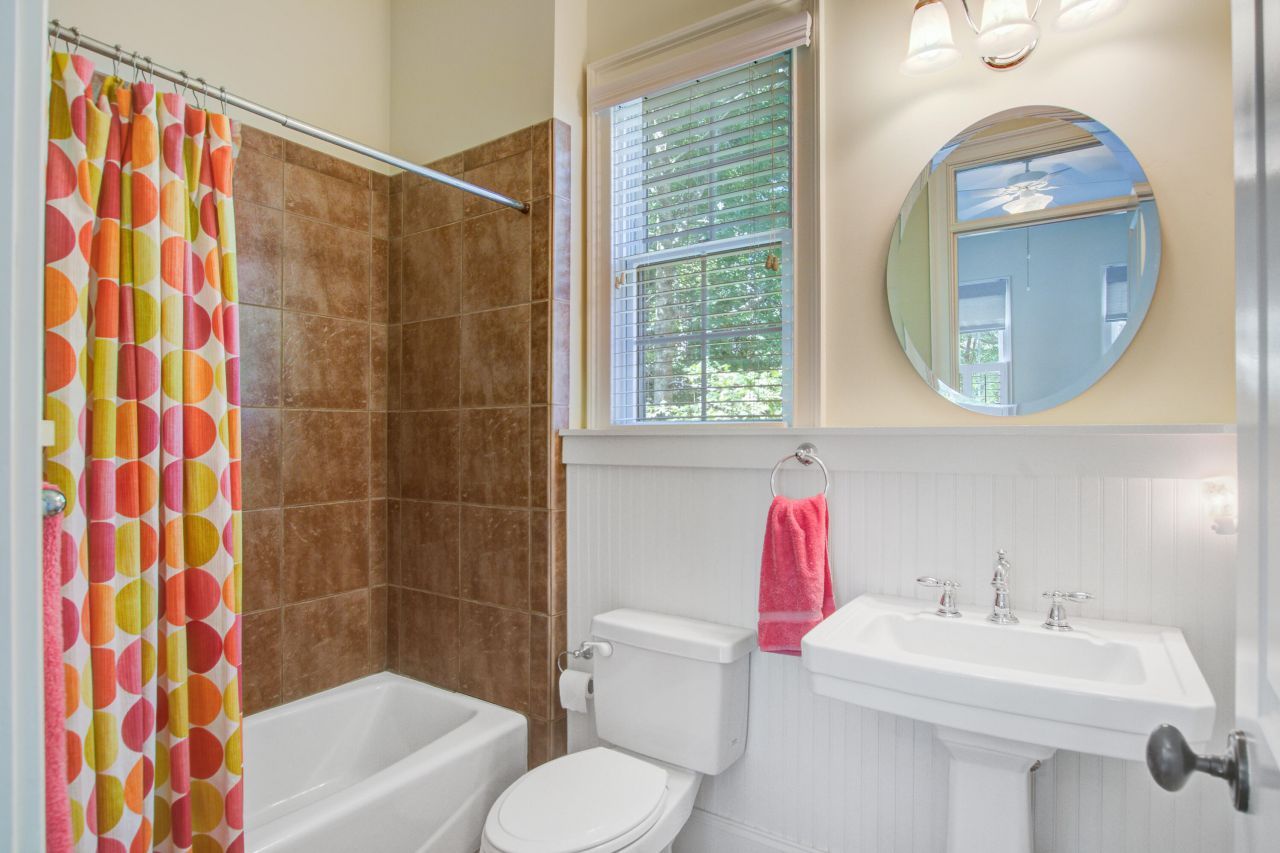 364 Evian Way Photo 15