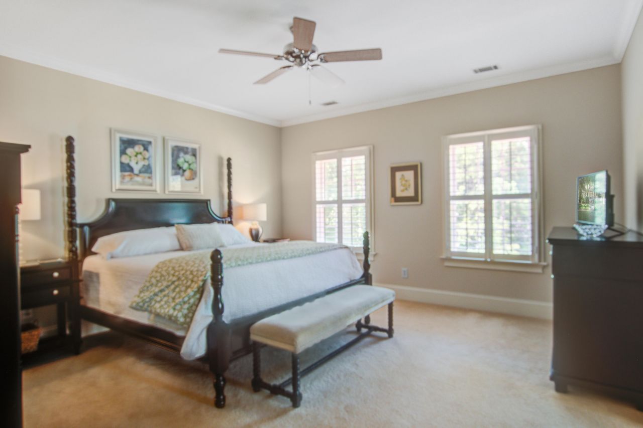 364 Evian Way Photo 18