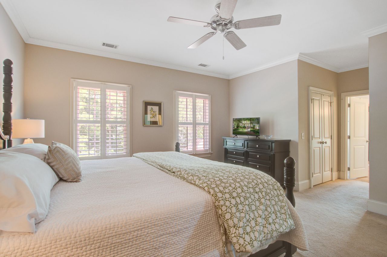 364 Evian Way Photo 19