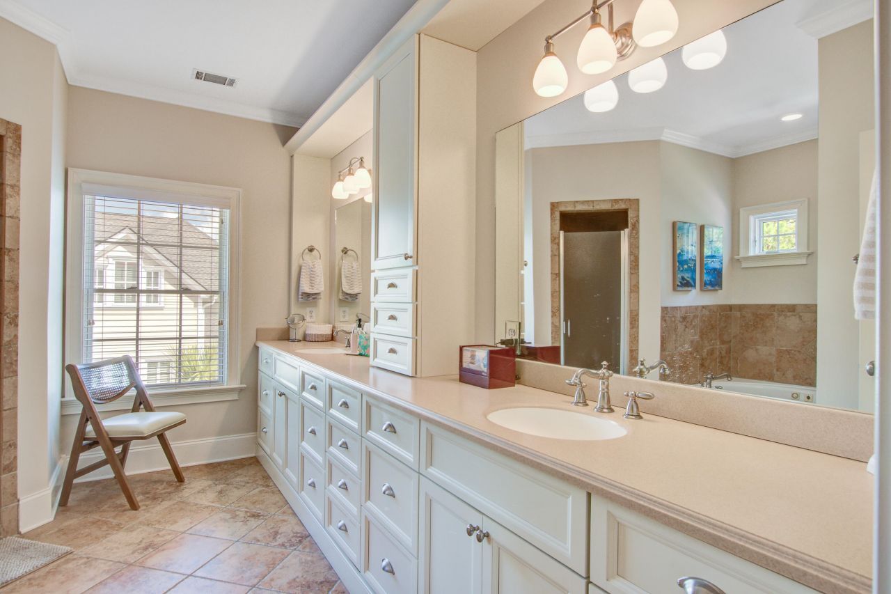 364 Evian Way Photo 20