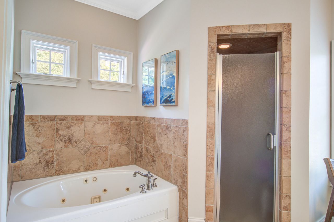 364 Evian Way Photo 21