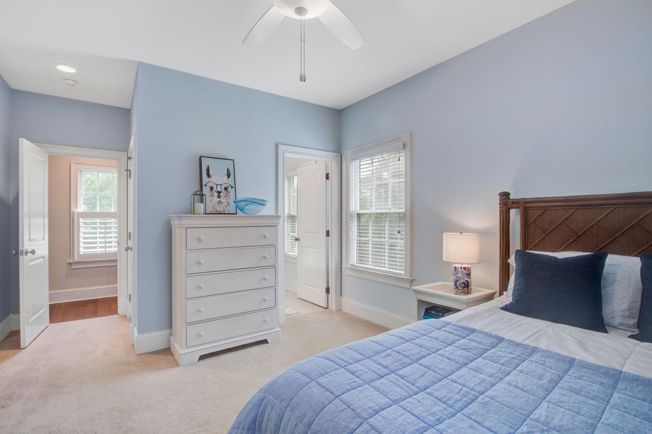 364 Evian Way Photo 22