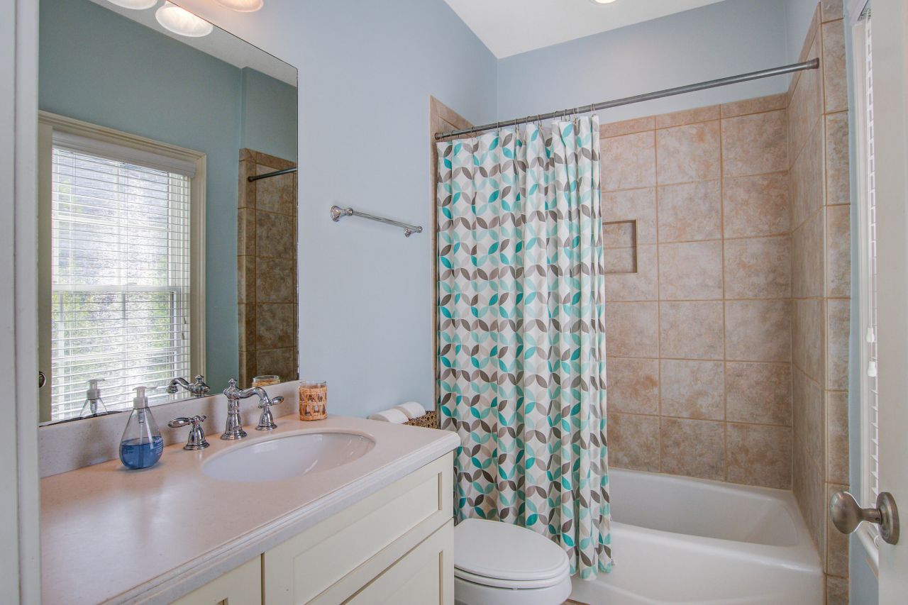 364 Evian Way Photo 23