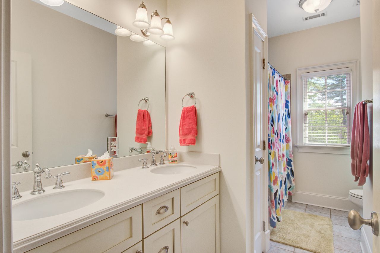 364 Evian Way Photo 25