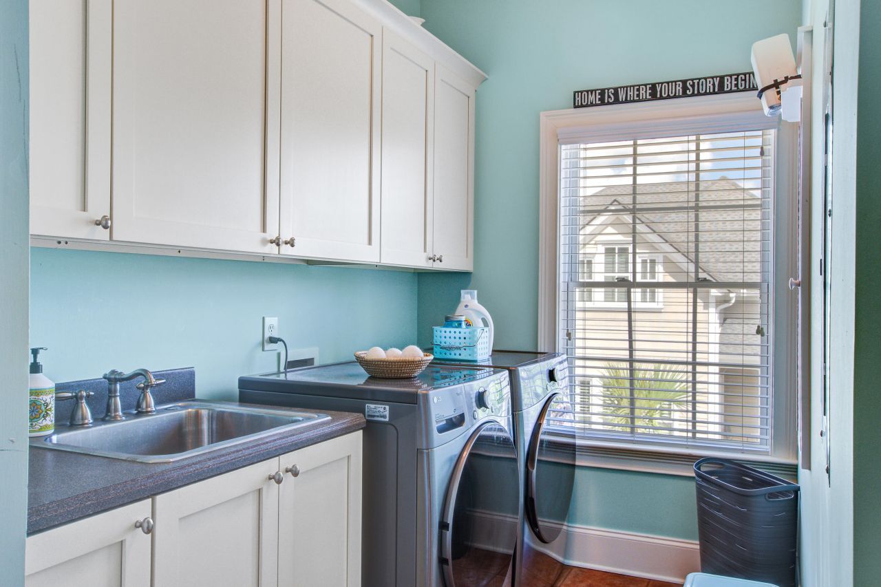 364 Evian Way Photo 27