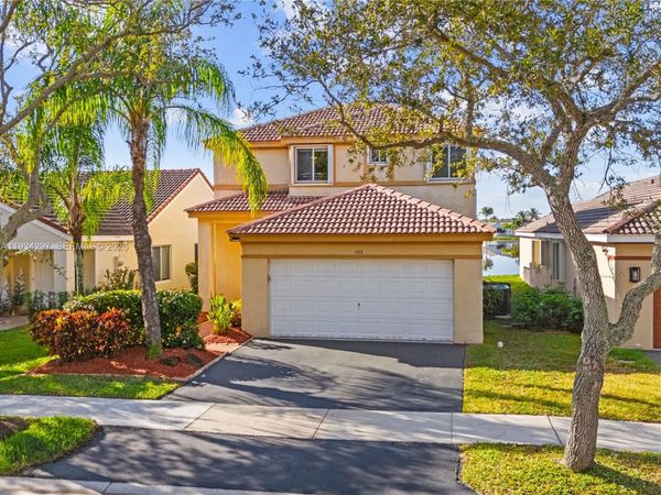 1433 Presidio Dr, Weston, FL 33327