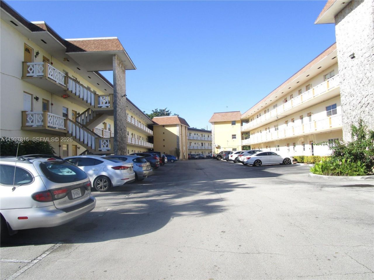 5111 W Oakland Park Blvd, Unit 301, Lauderdale Lakes, FL 33313 Photo