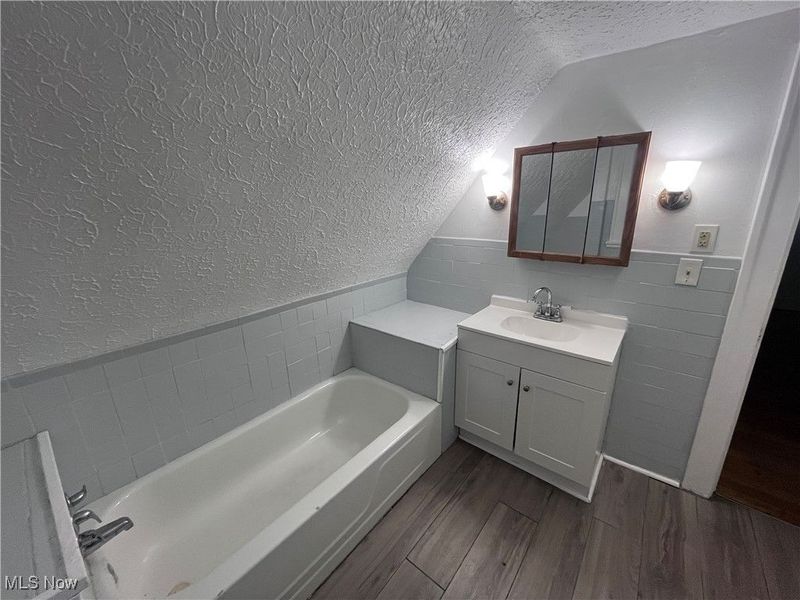 853 Russell Avenue, Akron, OH 44307 Photo 17