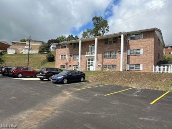 407 colonial Drive, Unit 47, Steubenville, OH 43952