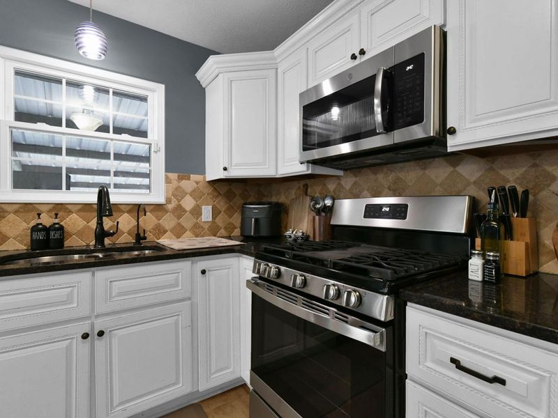 2625 Abbey Knoll Drive, Lewis Center, OH 43035 Photo 10