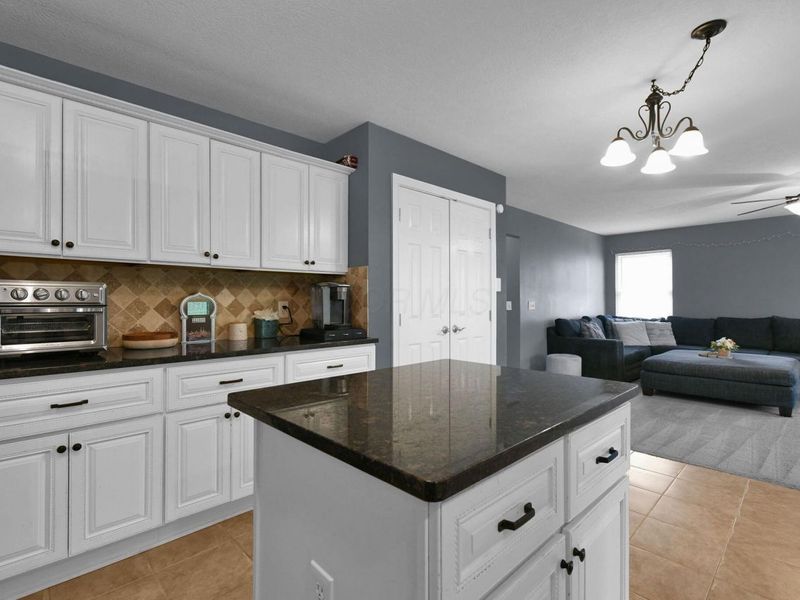 2625 Abbey Knoll Drive, Lewis Center, OH 43035 Photo 11