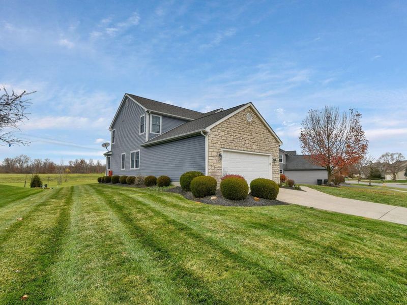 2625 Abbey Knoll Drive, Lewis Center, OH 43035 Photo 3