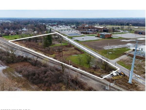 6002 Monclova Road, Maumee, OH 43537